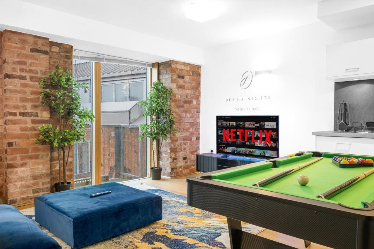 Snooker Table Apartment With 4 Beds And Free Parking Coventry Bagian luar foto